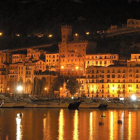 Piazza Alario Apartment Salerno Ruang foto