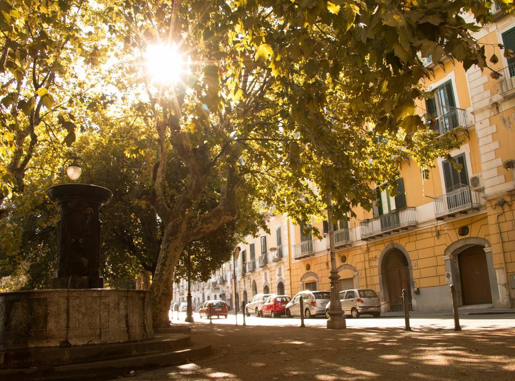 Piazza Alario Apartment Salerno Bagian luar foto