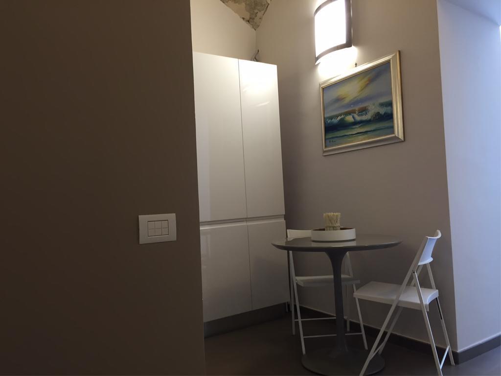 Piazza Alario Apartment Salerno Bagian luar foto