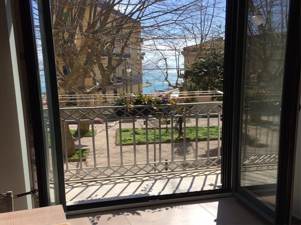 Piazza Alario Apartment Salerno Bagian luar foto